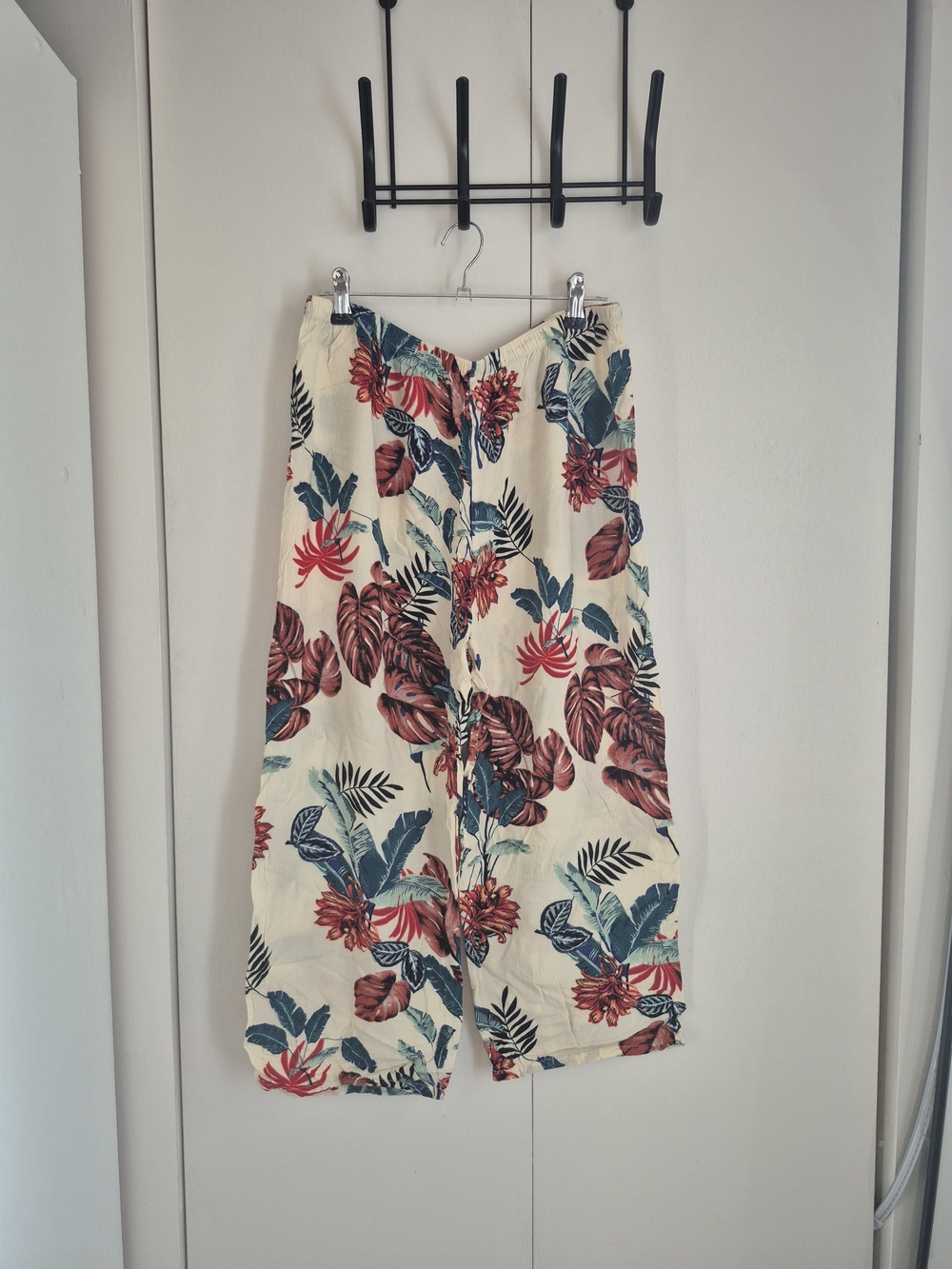 Tropical Floral — Cream with Red & Teal Print